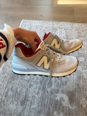 New Balance 574 Sneakers - Dry Cleaned - Womens Size 8
